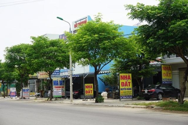 Dai gia oto bo hoang showroom, om tien do ve Da Nang buon dat hinh anh