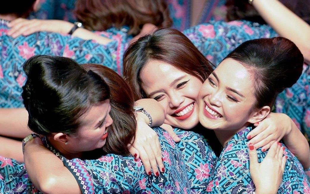 Ai muon mua hang hang khong Malaysia Airlines? hinh anh