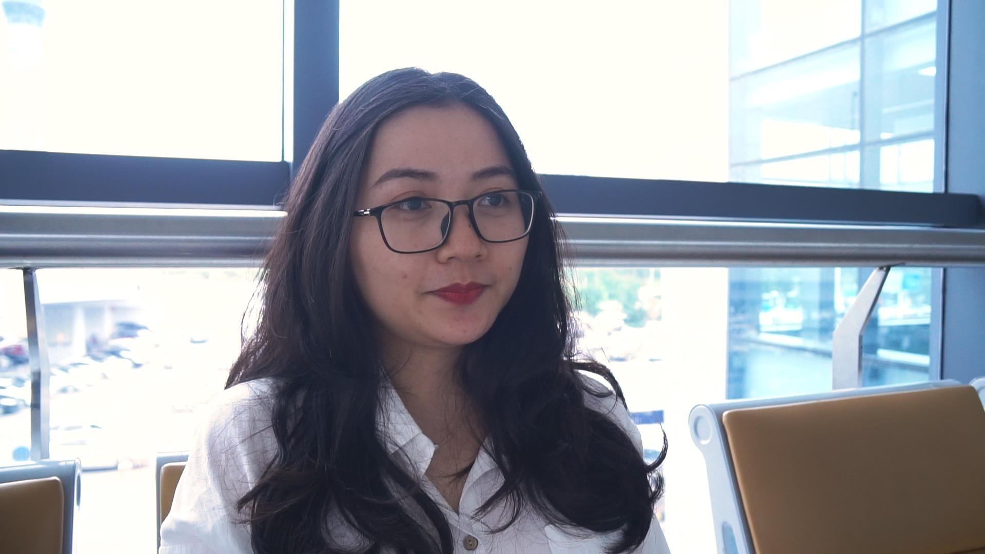 'Sau khi dat ve may bay, toi nhan 5-6 tin nhan moi di xe san bay’ hinh anh