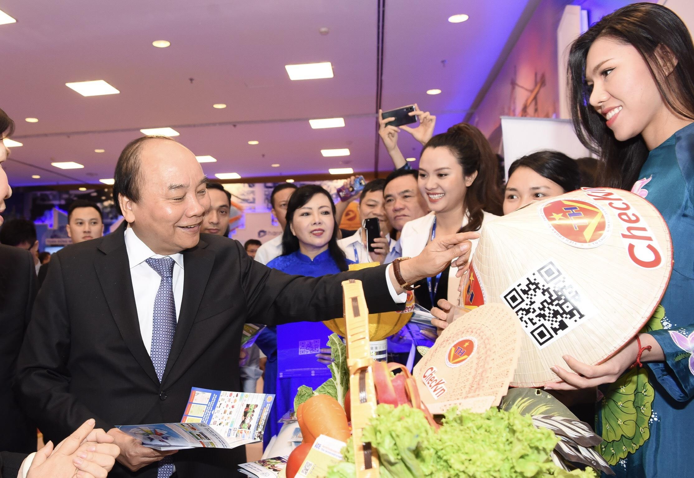 thu tuong trai nghiem san pham make in vietnam anh 1