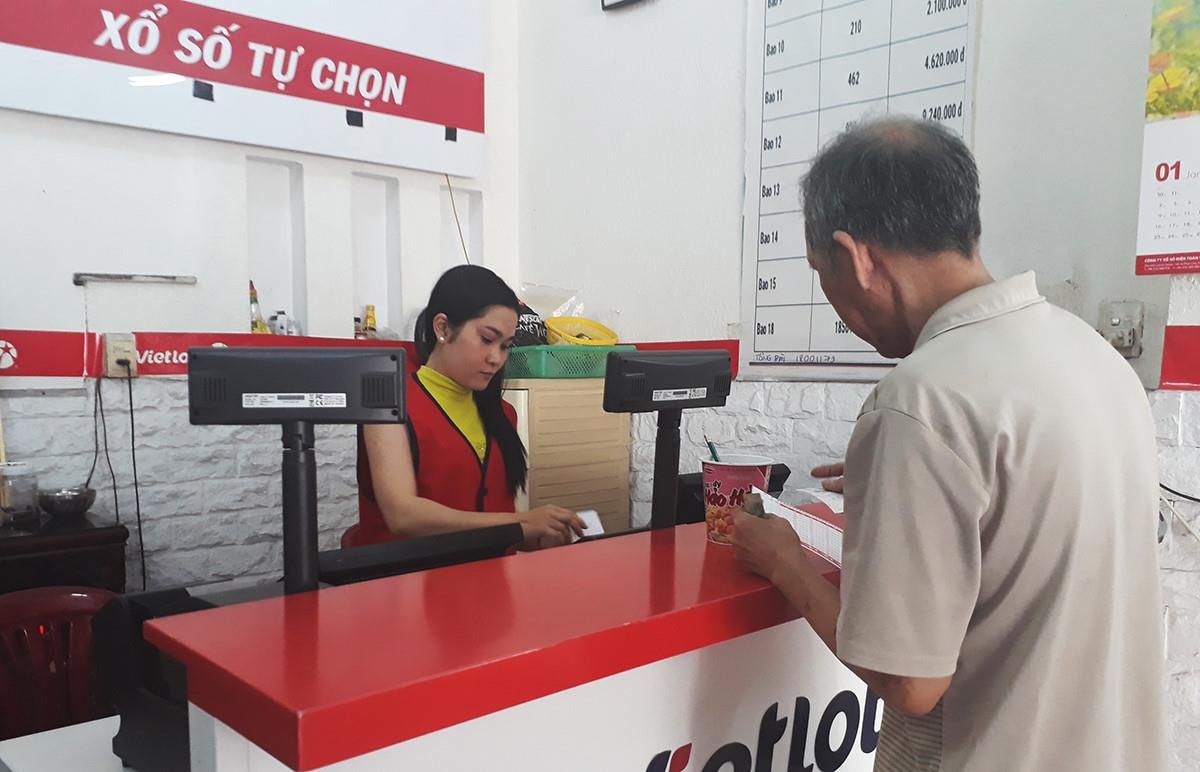 Vietlott thu 136 ty dong tu 4 giai doc dac khong nguoi nhan hinh anh