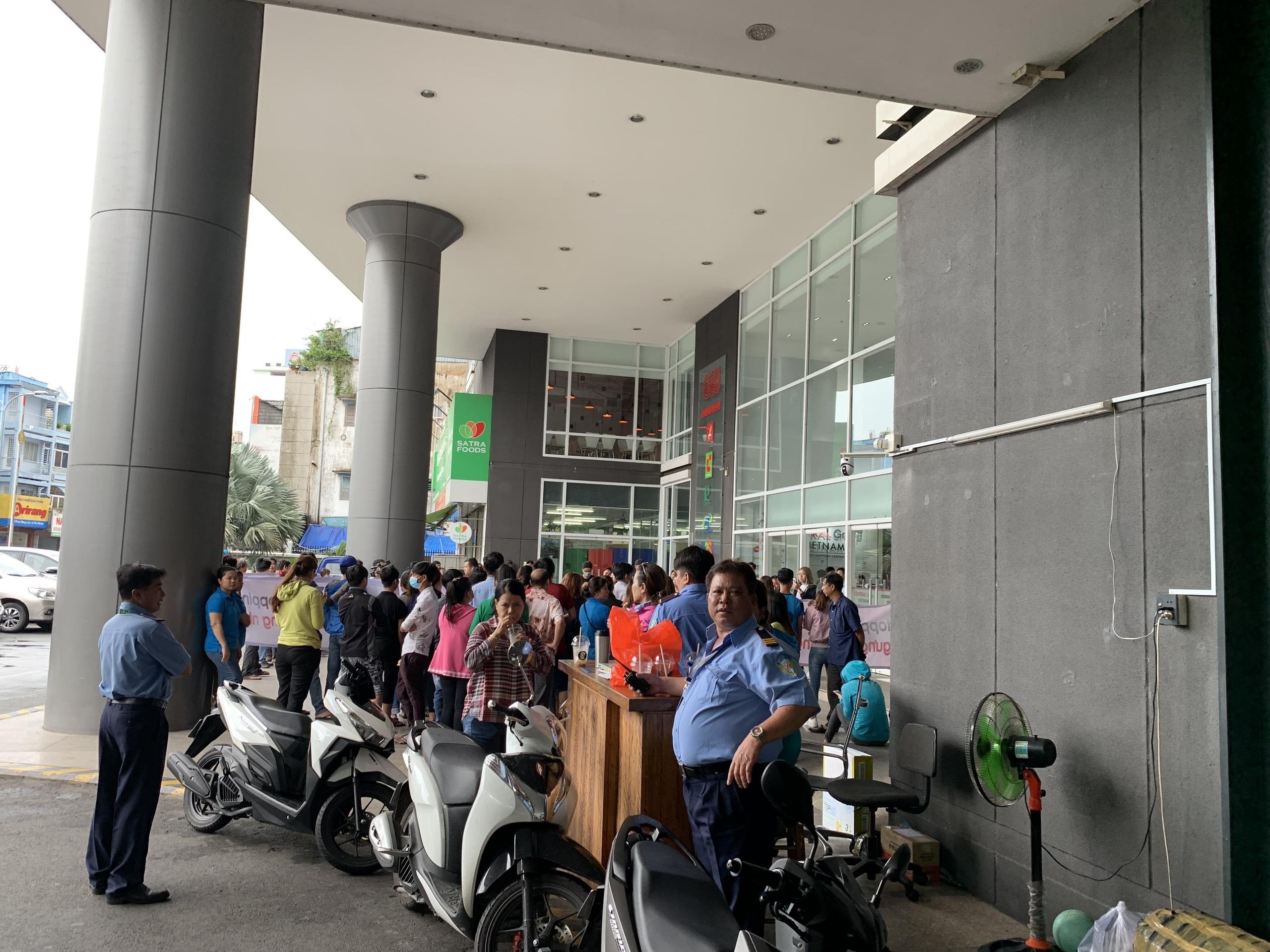 Big C ngung nhap hang may mac Viet anh 2