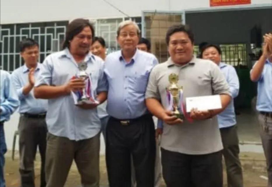 Giam doc doanh nghiep co nhan vien thi uong ruou: 'Toi dang rat buon' hinh anh