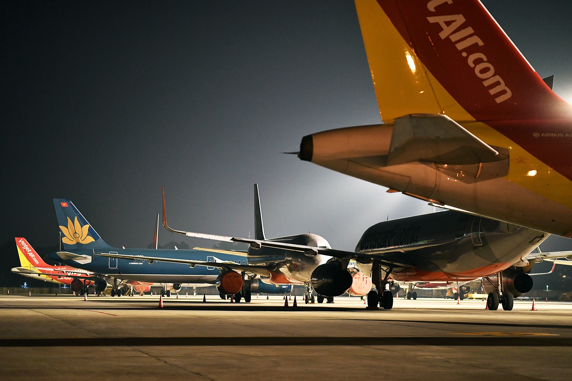 Gia ve tu Da Nang bay Ha Noi, TP.HCM tang gap doi hinh anh