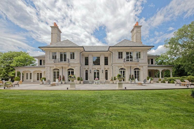 Ong chu Reebok rao ban biet thu 38 trieu USD vi qua rong hinh anh