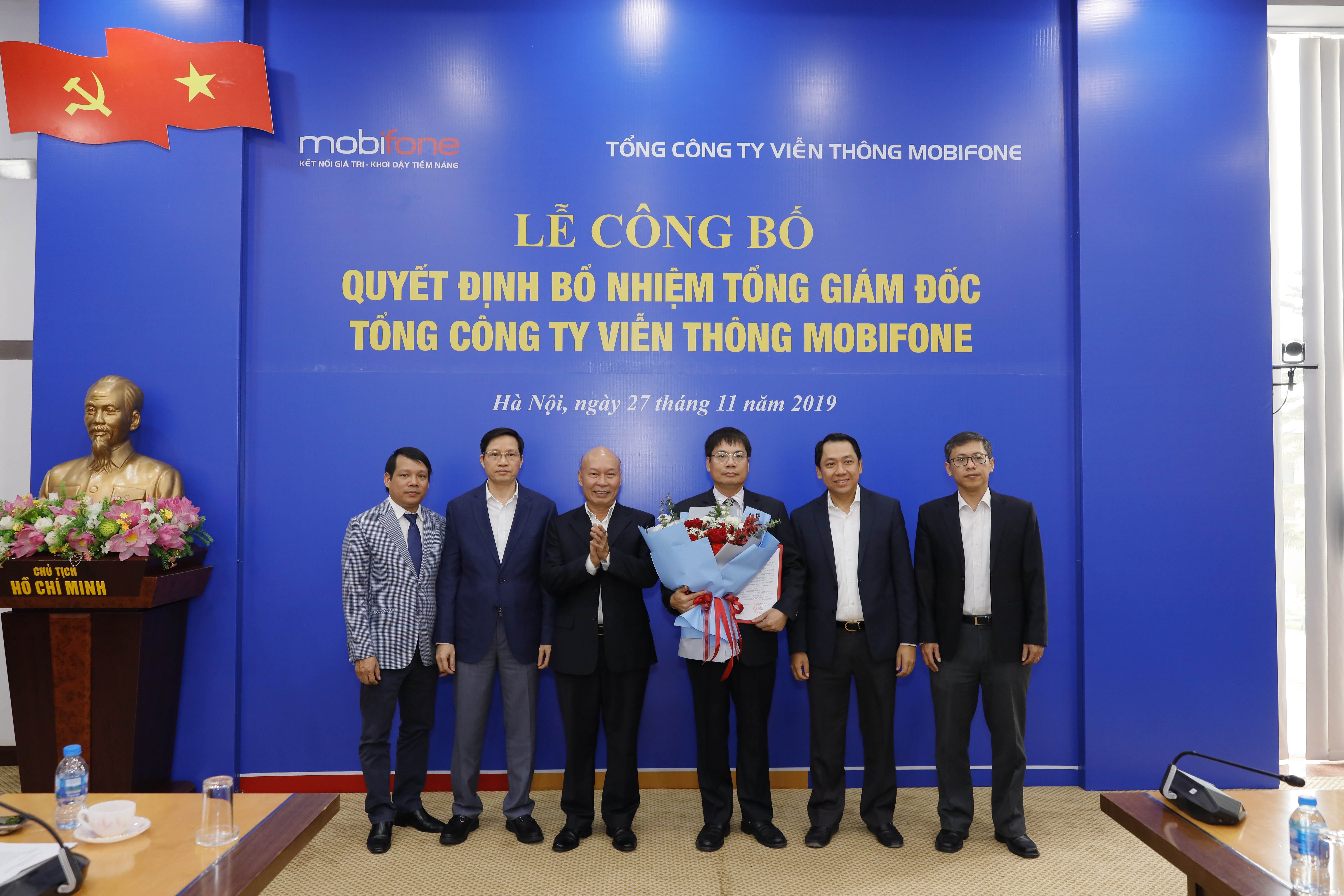 Sep VNPT ve MobiFone giu ghe Tong giam doc hinh anh