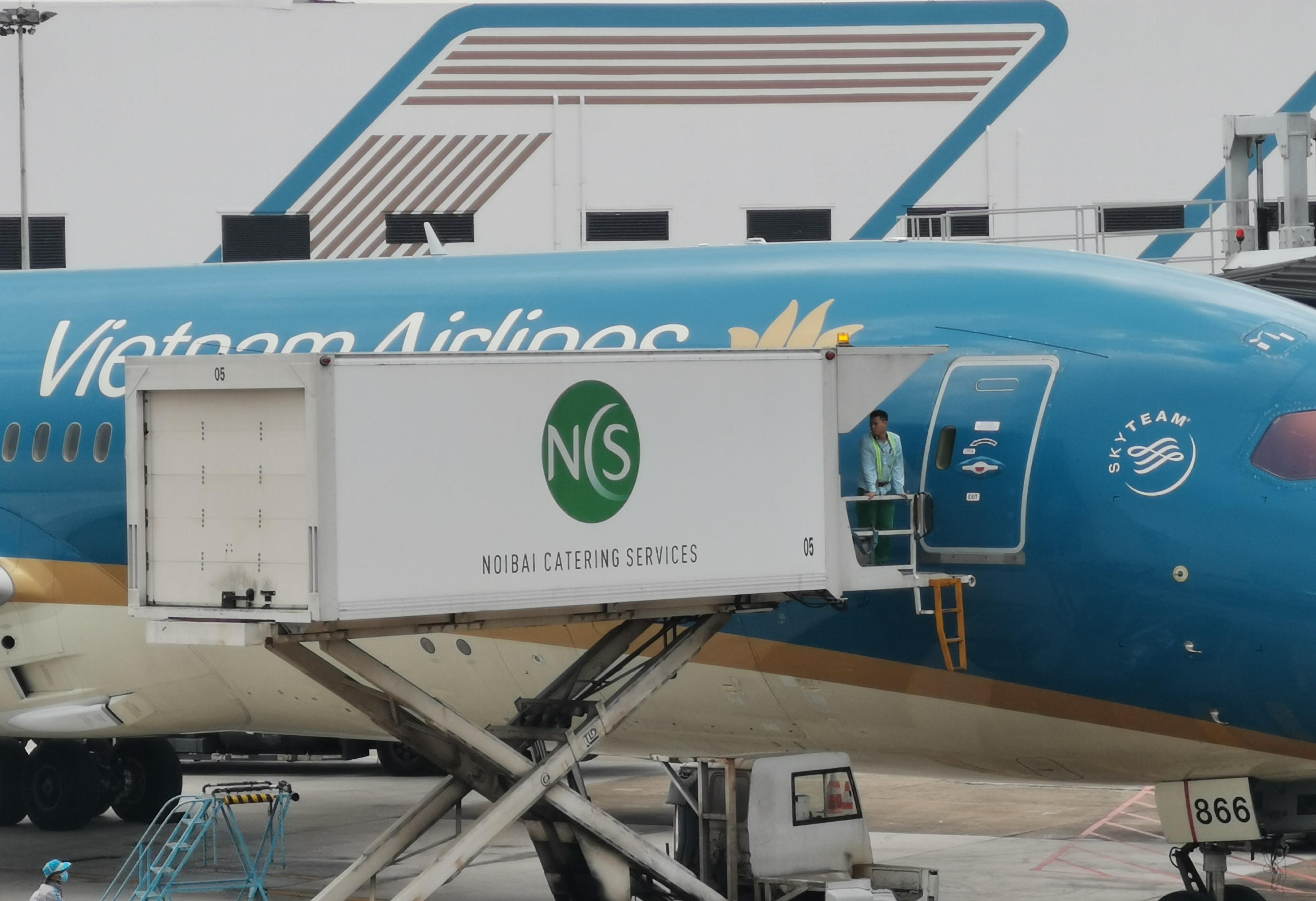 Vietnam Airlines muon bo tran gia ve may bay noi dia hinh anh