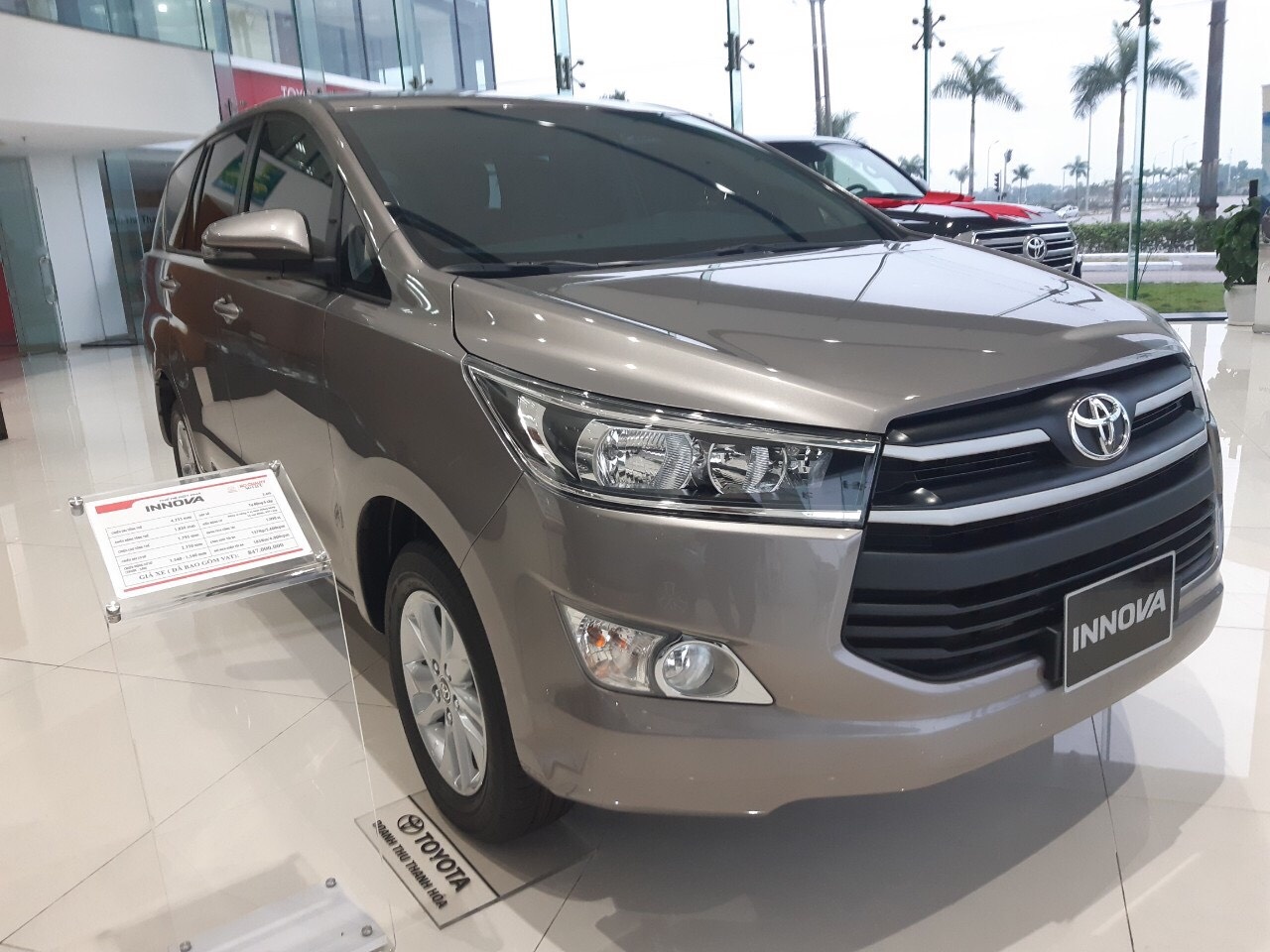 co nen mua o to cuoi nam anh 2