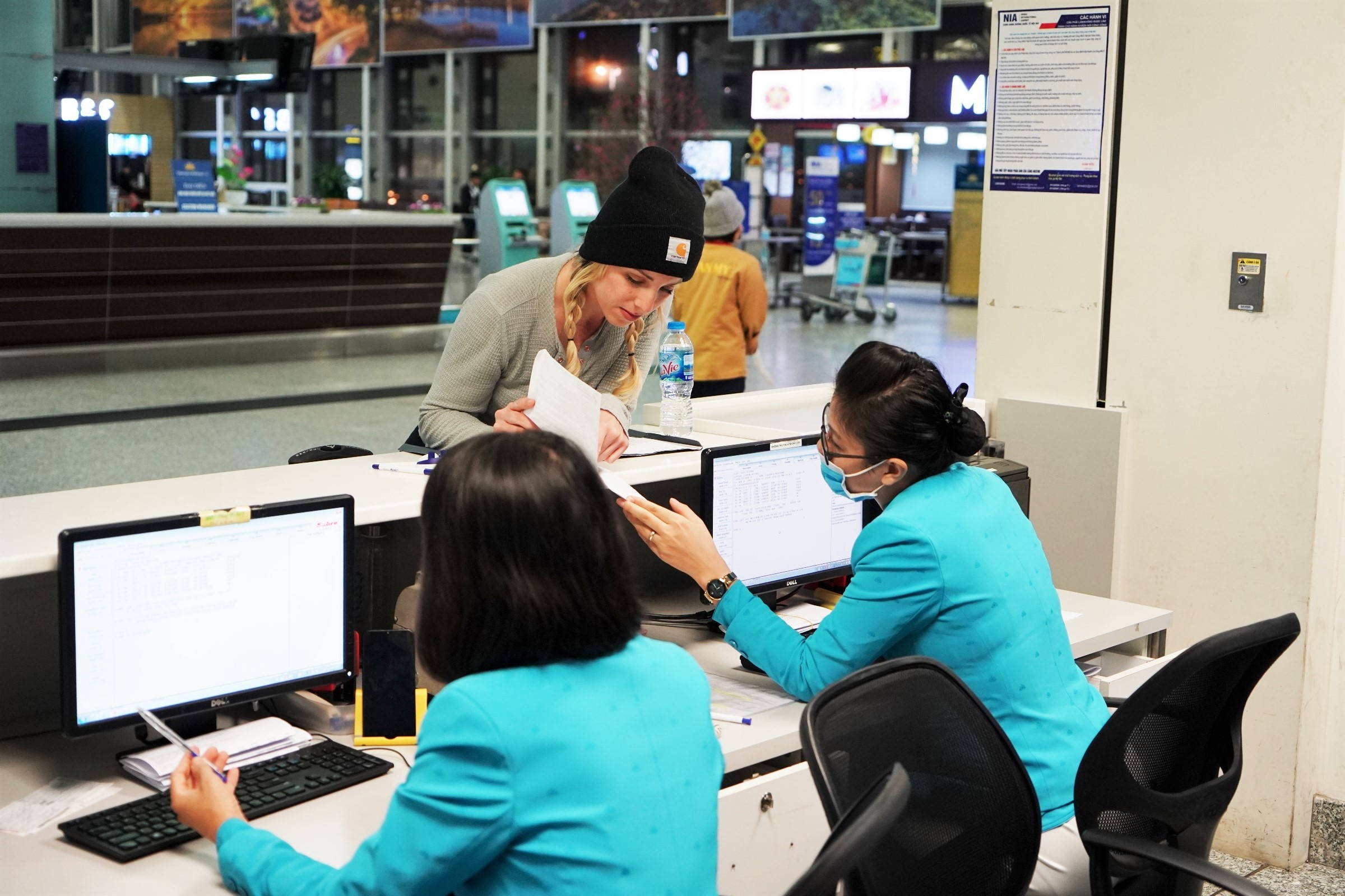 Vietnam Airlines va Jetstar Pacific cho phep huy ve di Trung Quoc hinh anh