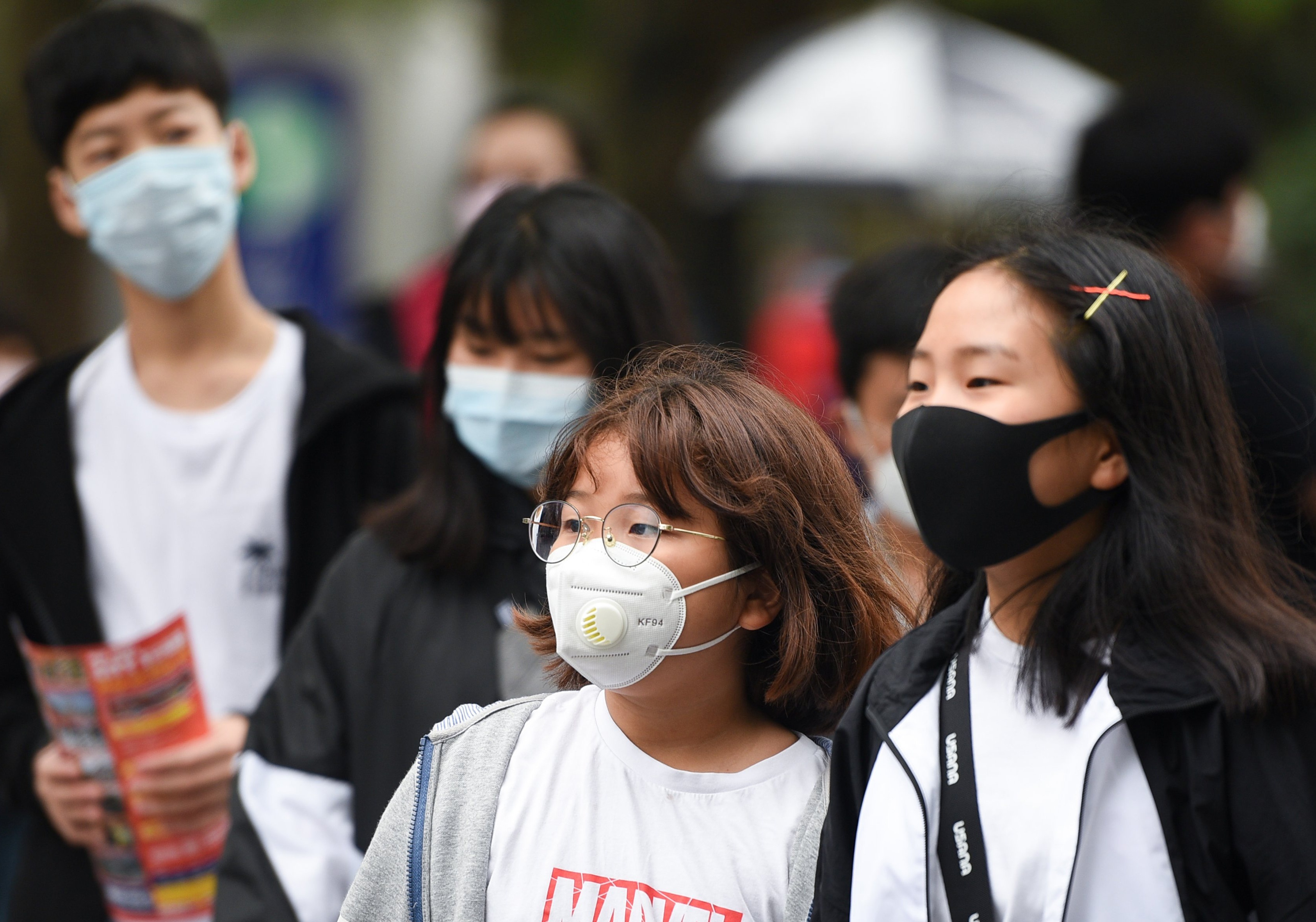 Vietnam Airlines mien phi doi ve cho hoc sinh, sinh vien nghi vi dich hinh anh