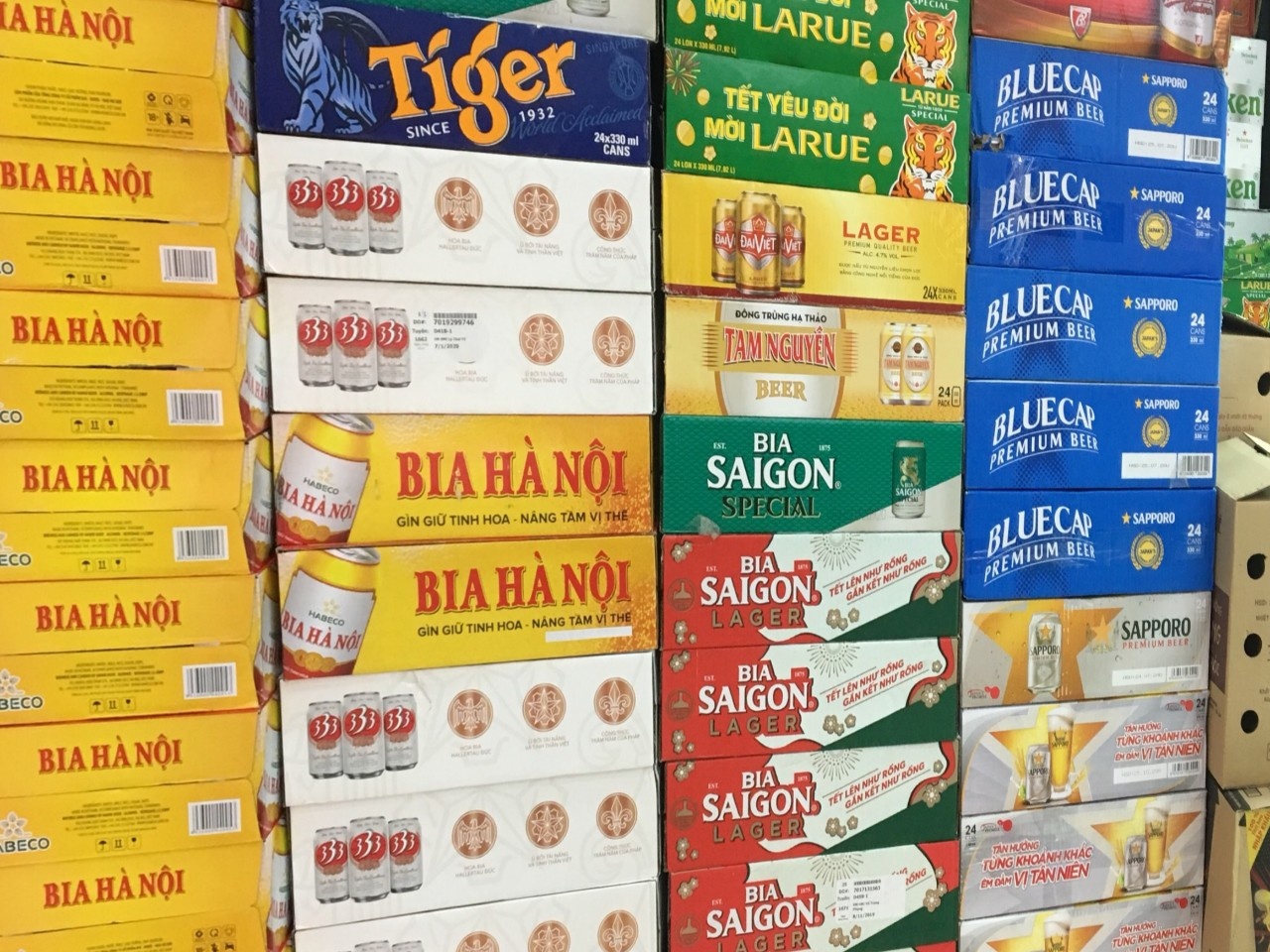 Giua mua dich corona, bia giam gia van e hang hinh anh