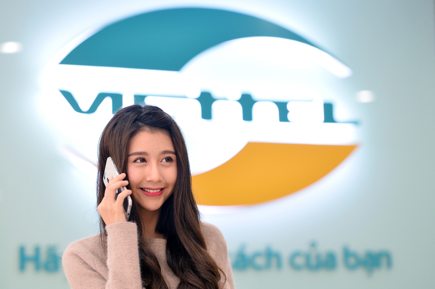 Bi Facebook cao buoc choi xau doi thu, Viettel noi gi? hinh anh