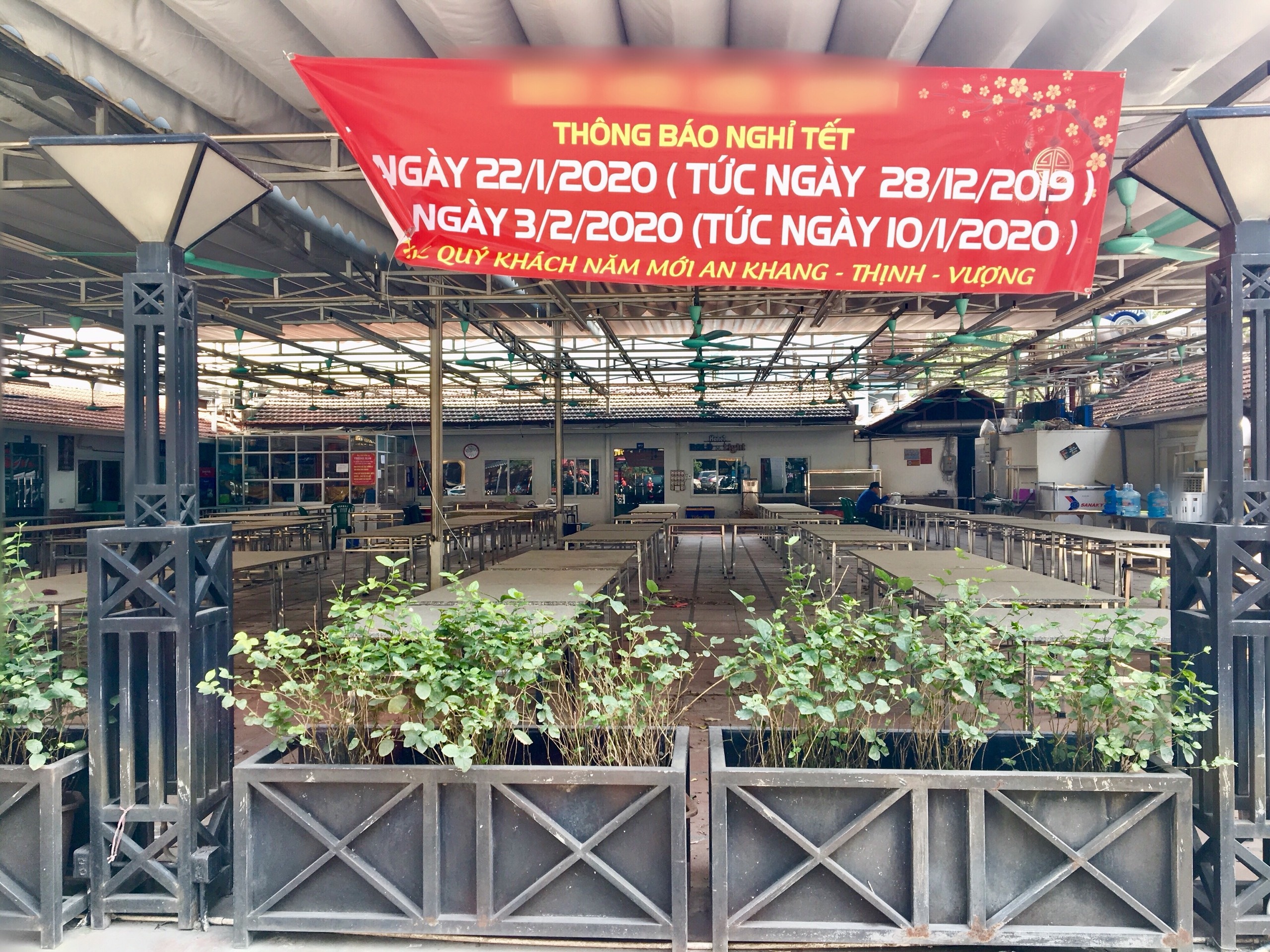 Quan nhau lo khong tru noi vi dich Covid-19 va Nghi dinh 100 hinh anh