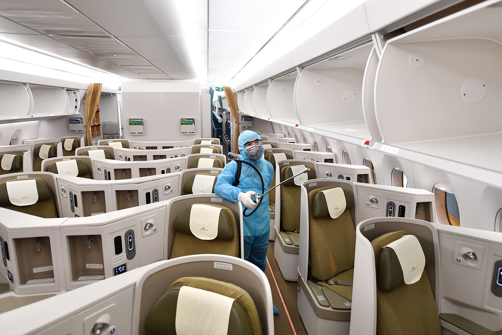 vietnam airlines giam chuyen covid-19 anh 1