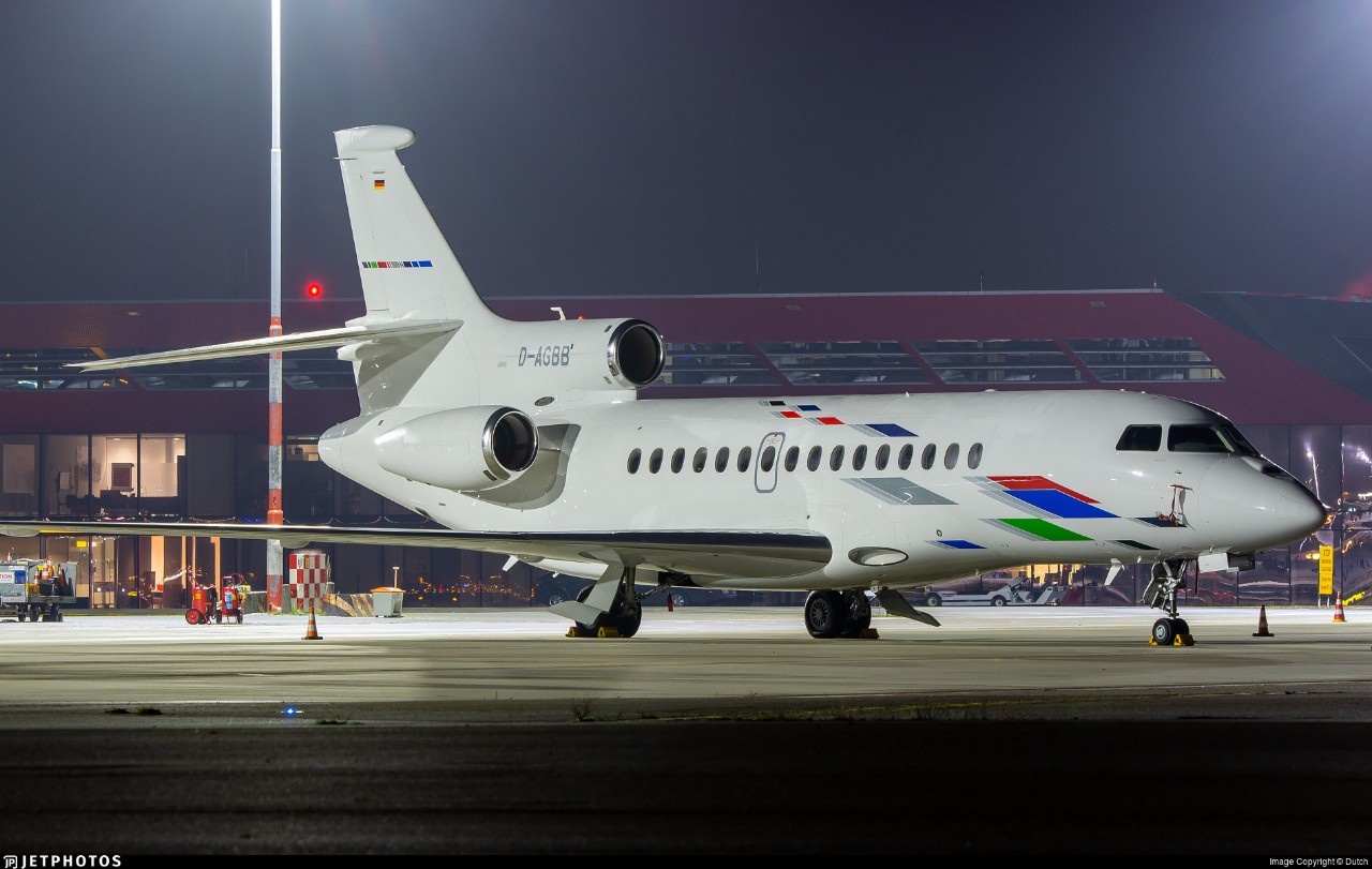 May bay dua benh nhan 32 ve Viet Nam co gia thue khoang 360.000 USD hinh anh