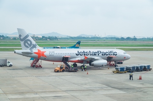 Tang phi giua mua dich, Jetstar Pacific co gia ve thuoc nhom dat nhat hinh anh