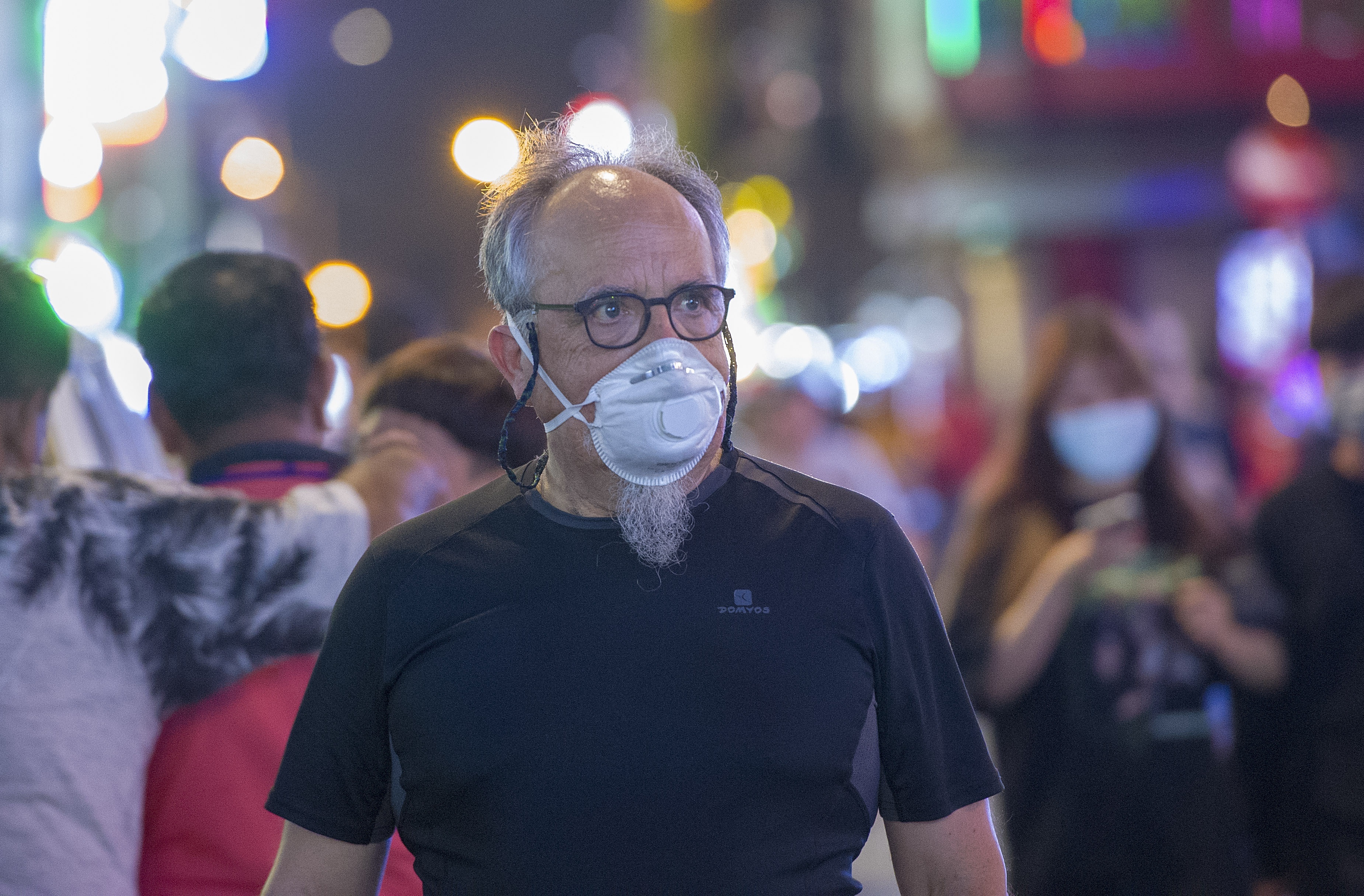 Khach san, nha nghi phai kiem tra khai bao y te du khach nuoc ngoai hinh anh