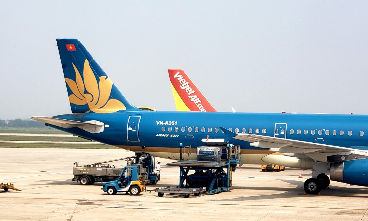 Canh bao lua dao ban ve may bay dua cong dan ve nuoc tranh dich hinh anh