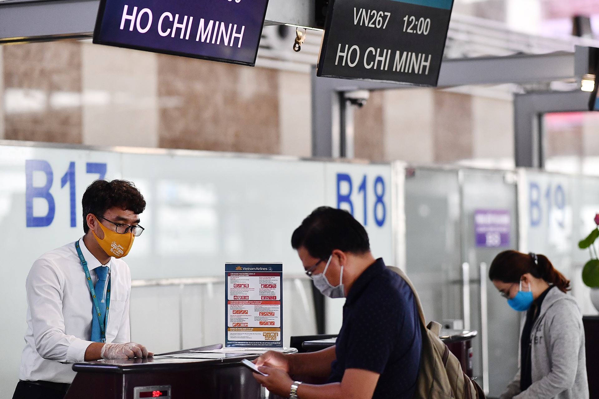 De nghi mo lai cac duong bay noi dia tu 23/4 hinh anh