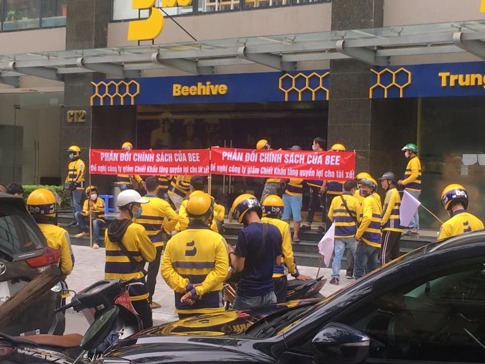 Be thay doi chinh sach thuong, tai xe vay van phong hang phan doi hinh anh