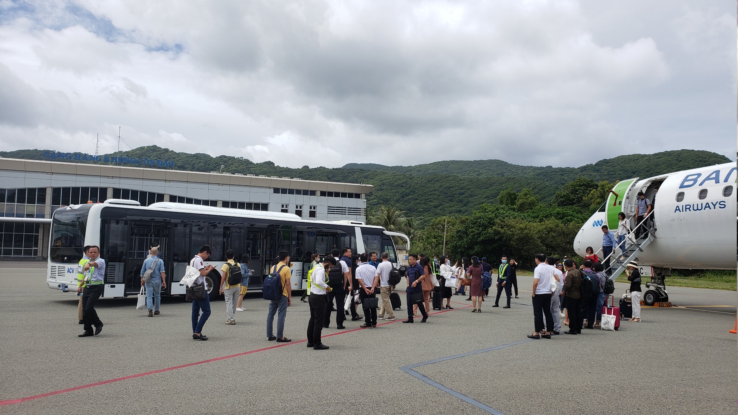 Canh tranh bay Con Dao bat dau hinh anh