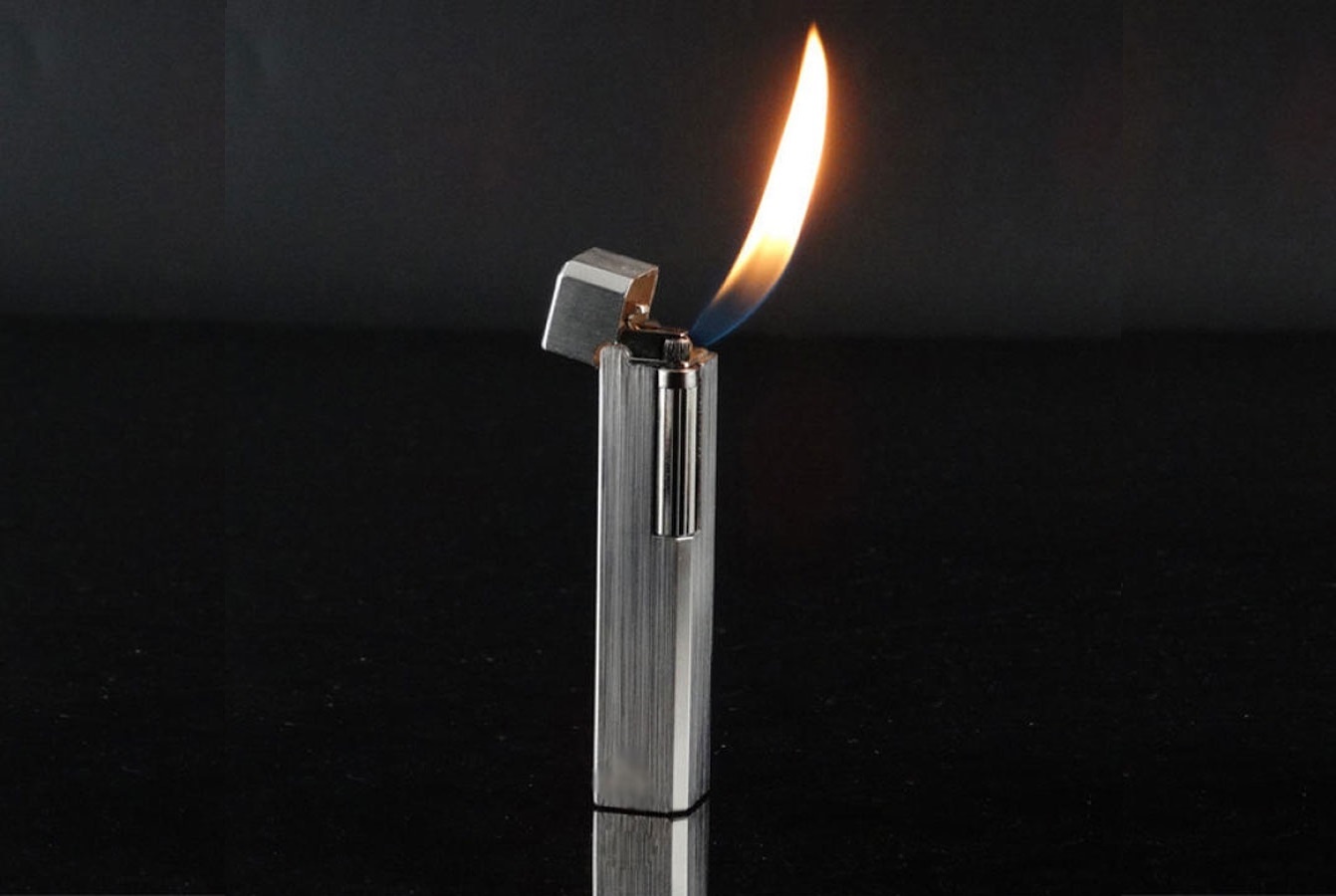 Hanh khach co duoc mang bat lua len may bay? hinh anh