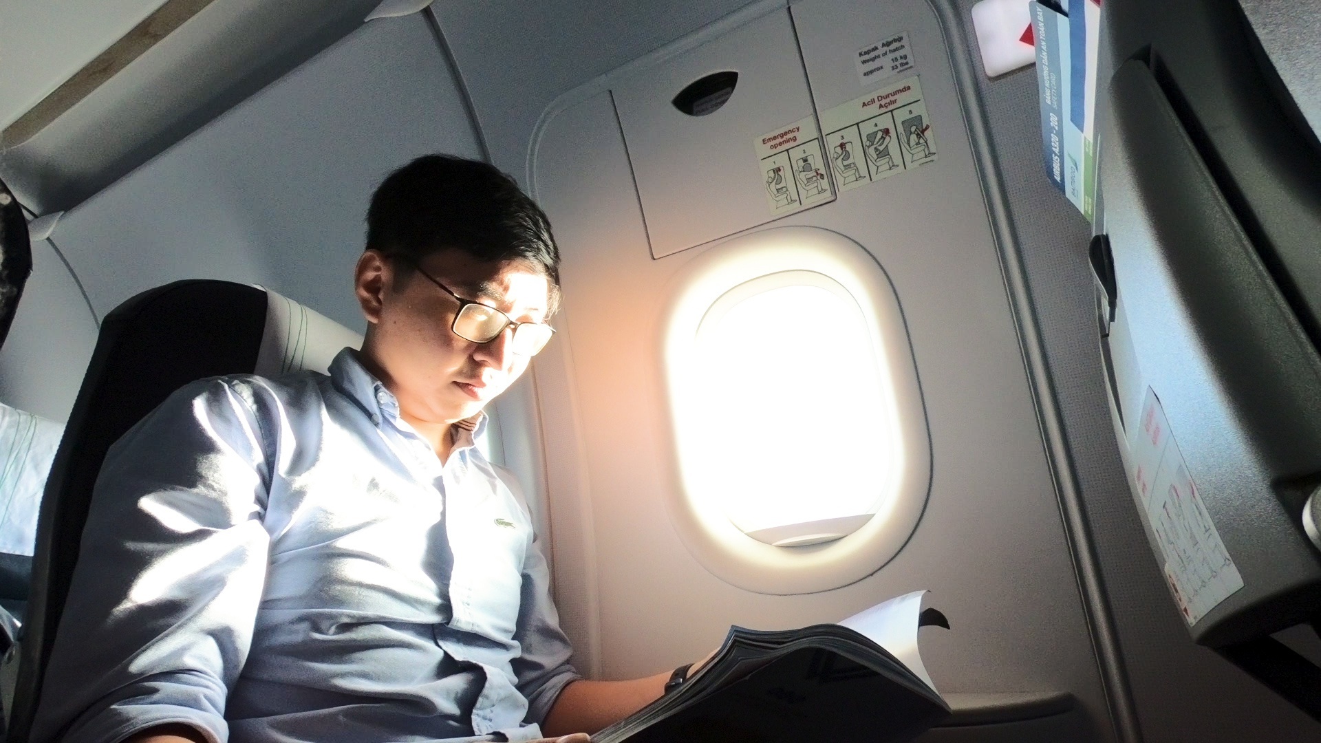 dot giay tren may bay anh 1