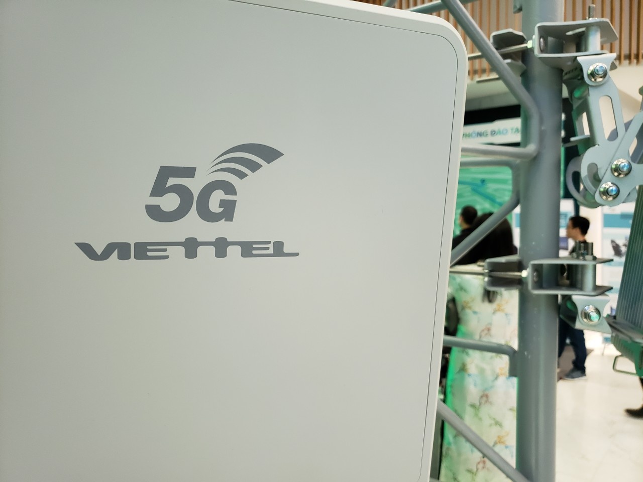 ngung ban dien thoai cuc gach anh 1