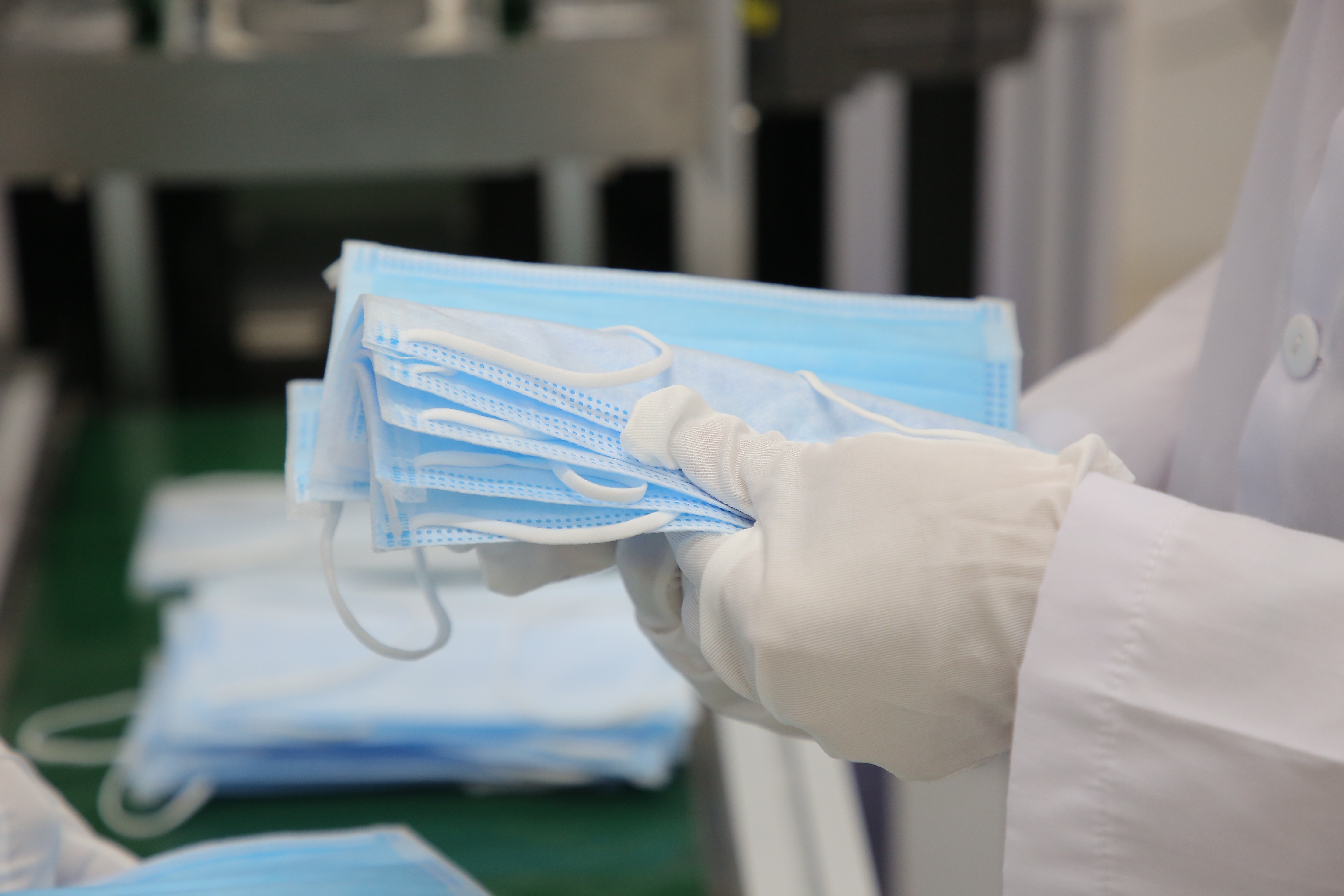 Xuat khau khau trang van tang hinh anh