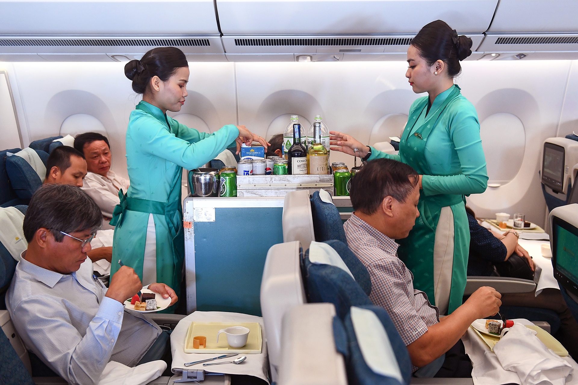 Vietnam Airlines lo 11.098 ty dong ca nam 2020 hinh anh