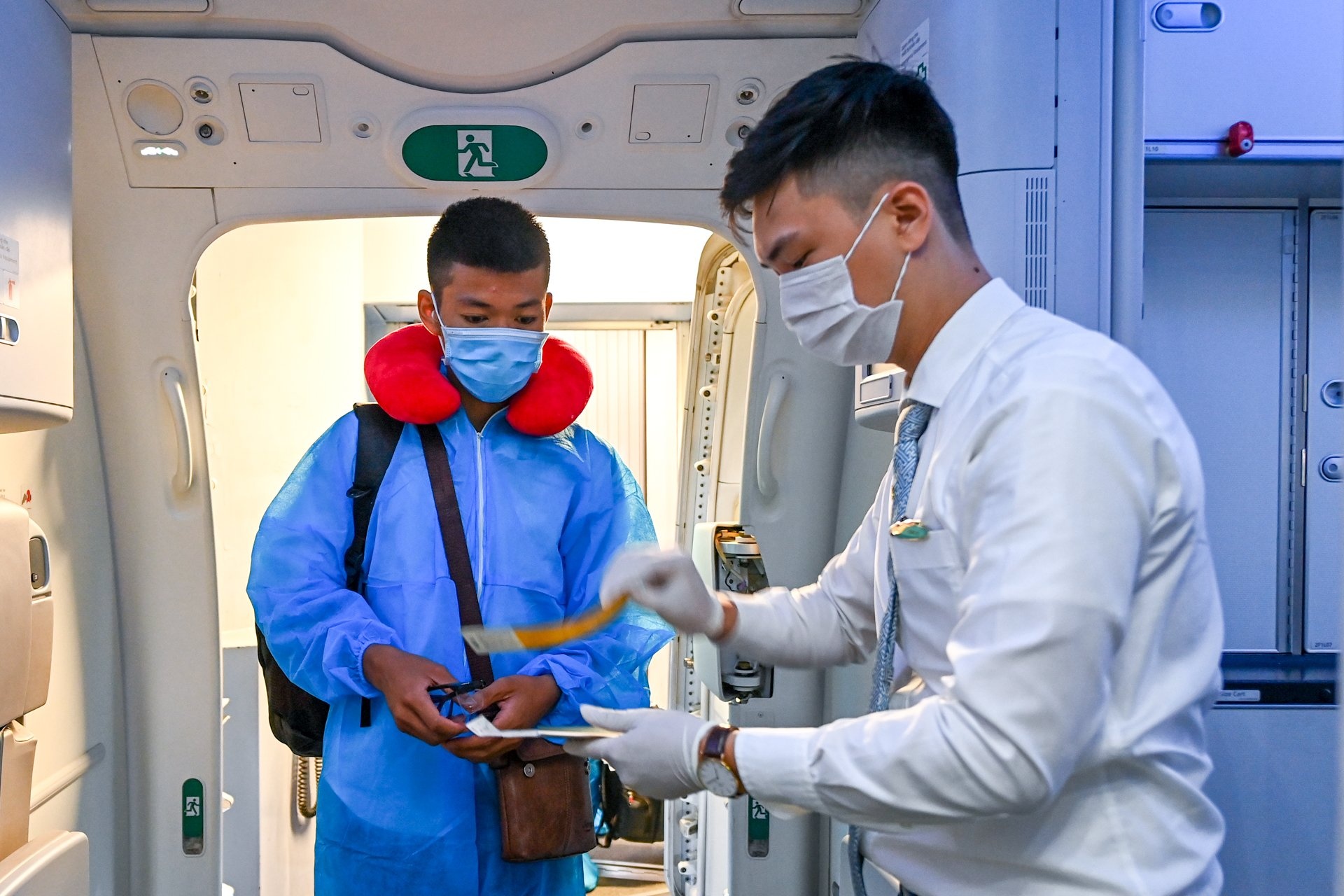 Vietnam Airlines: Tiep vien bi de doa sau ca Covid-19 moi hinh anh