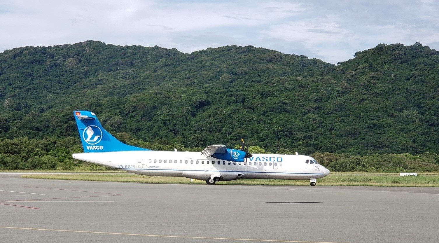 Doi dau tren 'duong bay vang' TP.HCM - Con Dao hinh anh