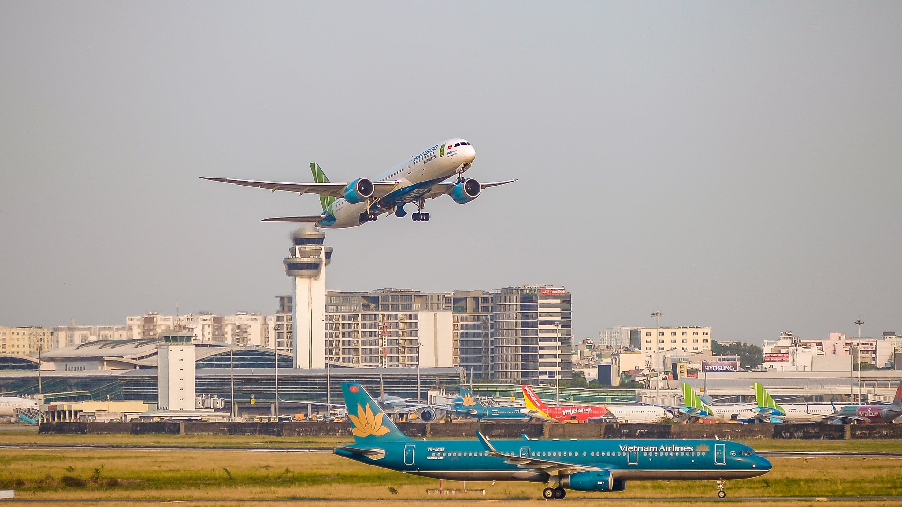 Gia ve may bay dip 2/9 dat hon ngay thuong 2,5 trieu dong hinh anh