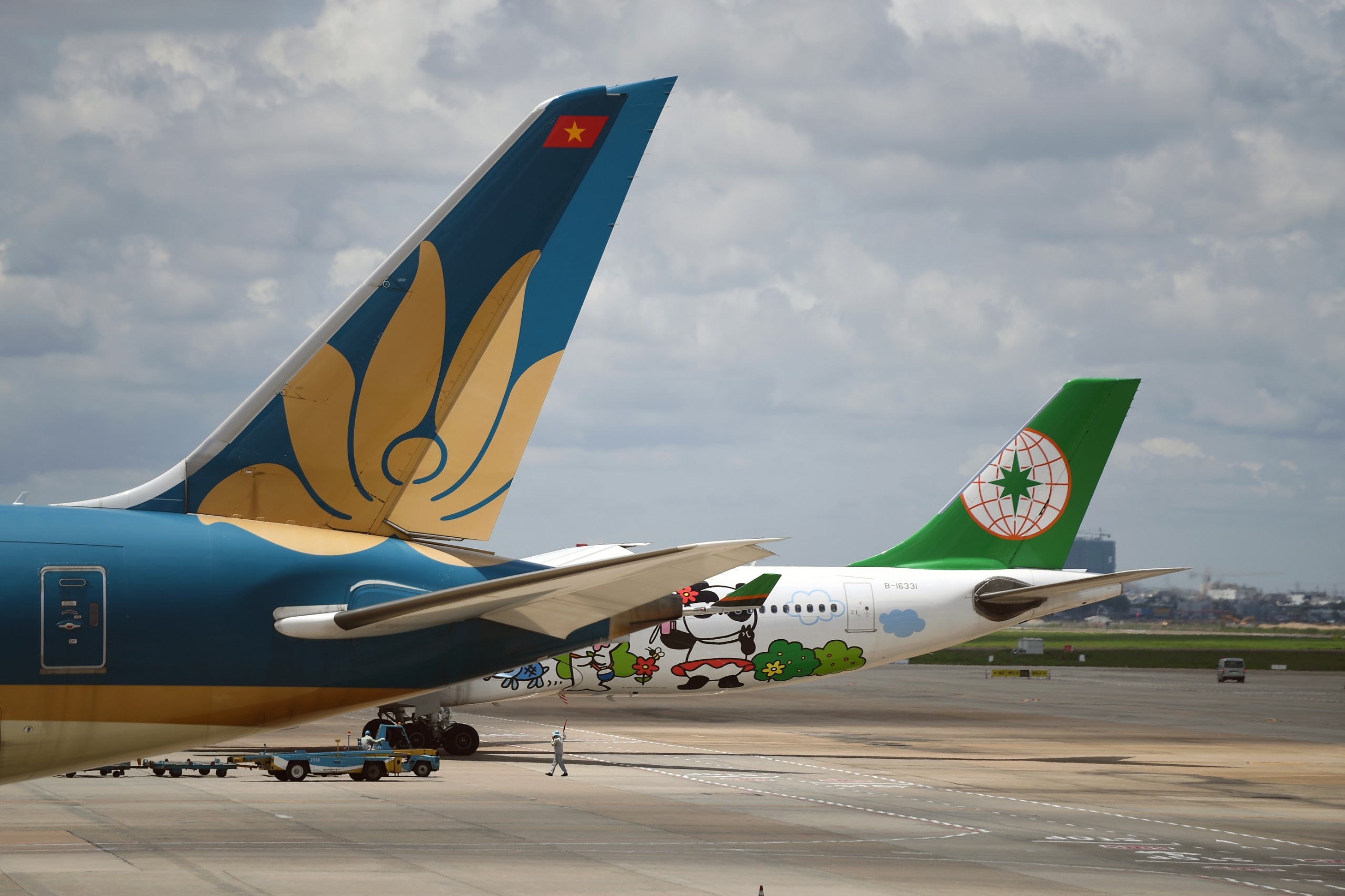 'Vietnam Airlines muon ap gia san vi van quen tu duy doc quyen' hinh anh