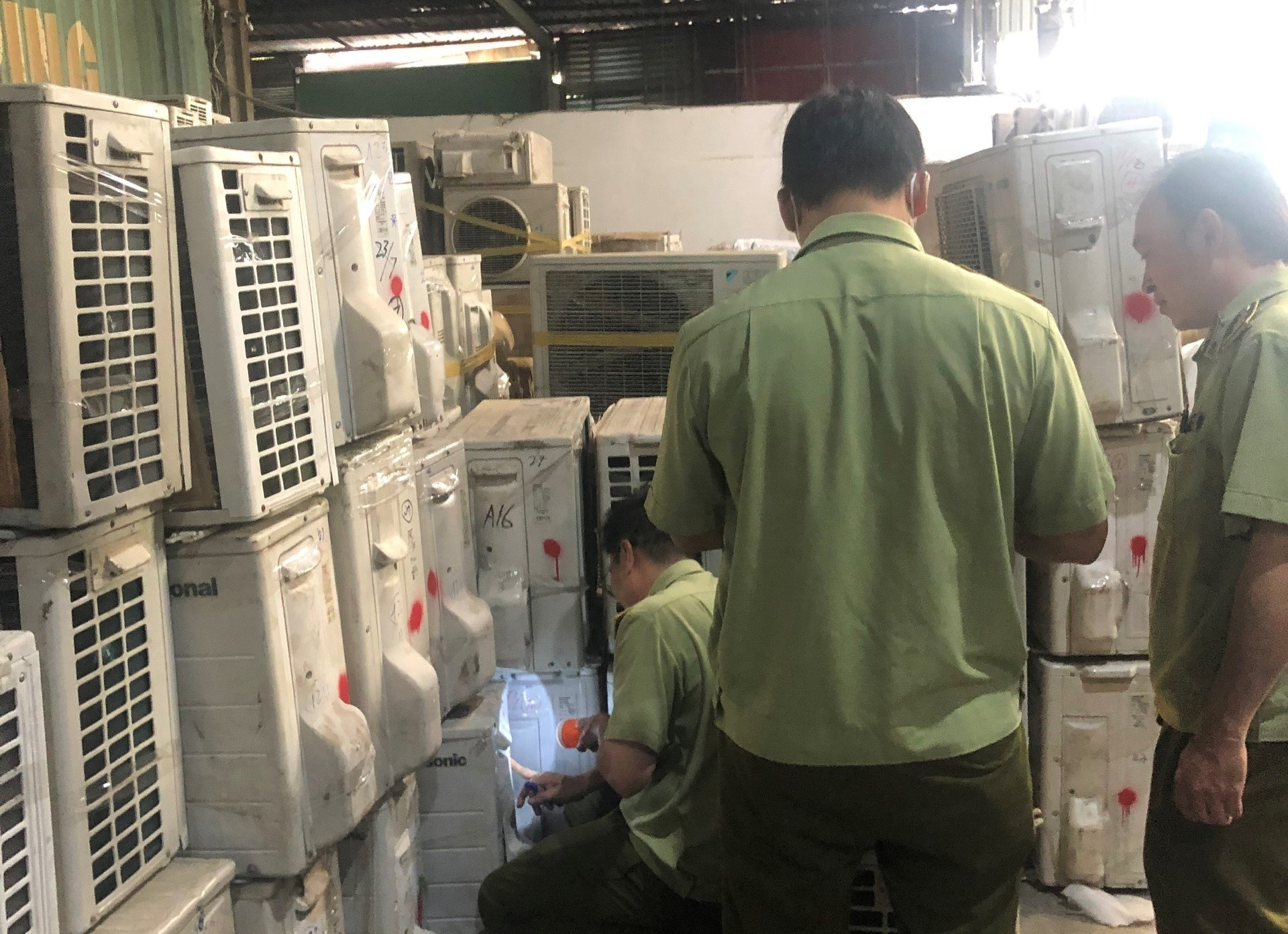 Tam giu gan 1.000 san pham Daikin, Panasonic, Hitachi da qua su dung hinh anh