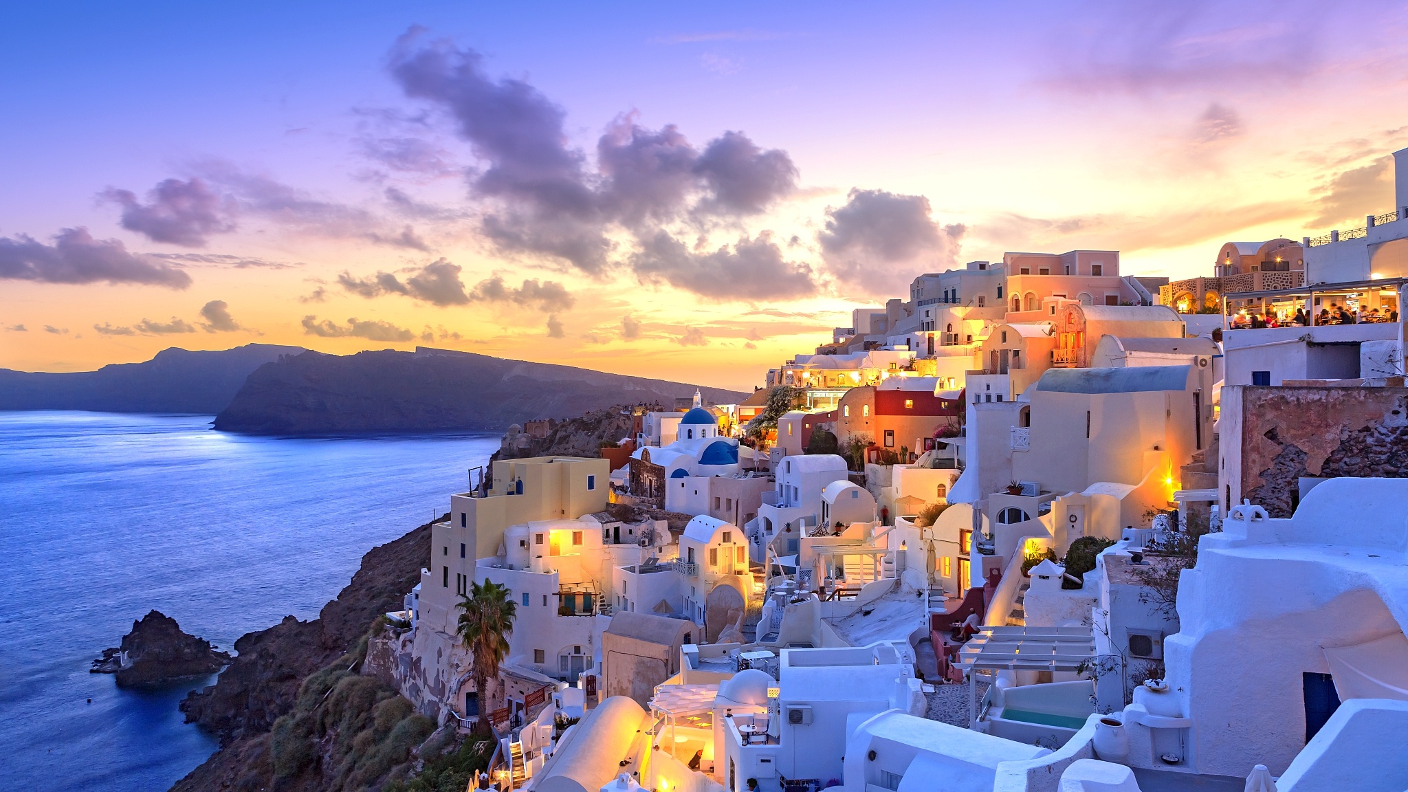 Du khach My bat dau dat ve di chau Au he nay hinh anh