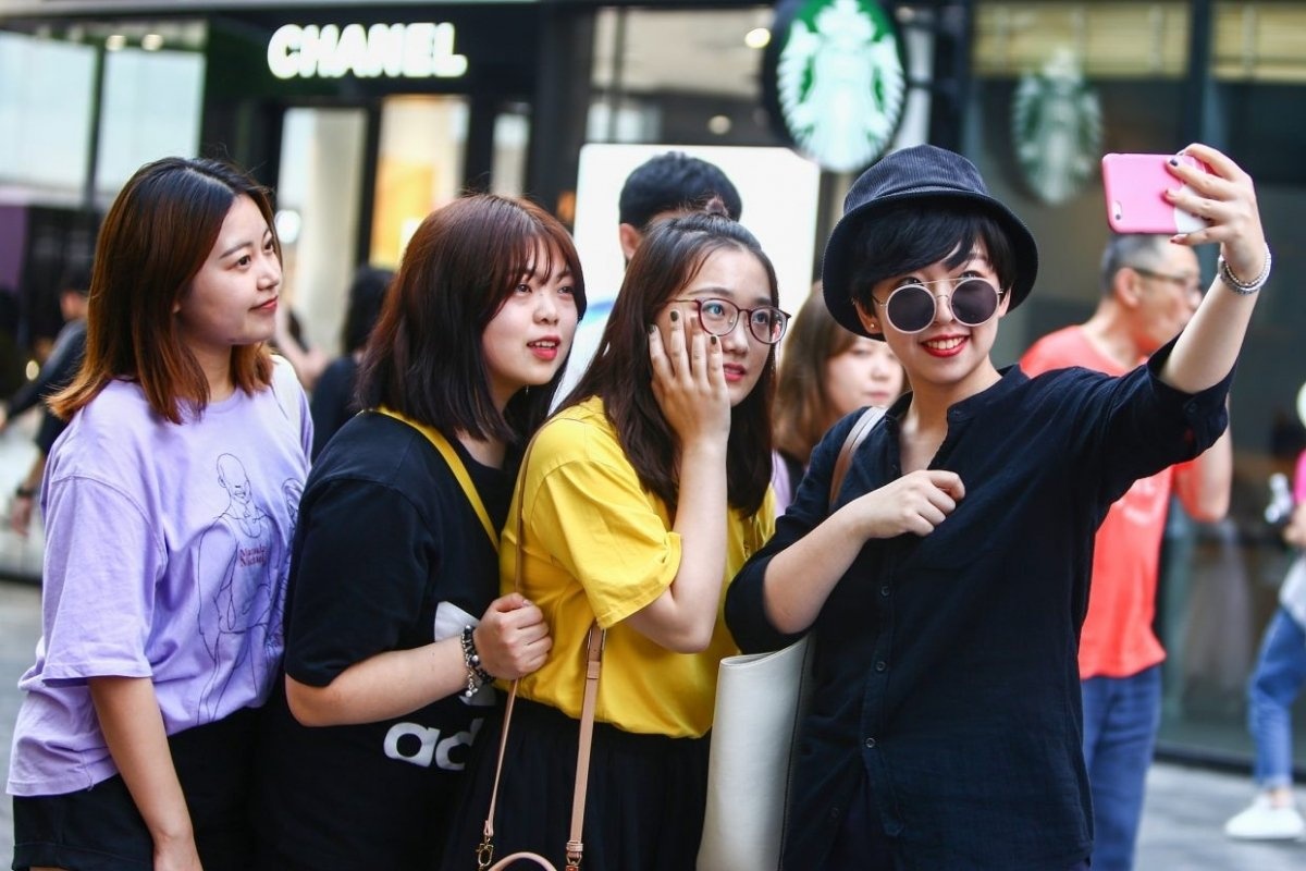 Nguoi tre Trung Quoc song xa xi du no nan hinh anh