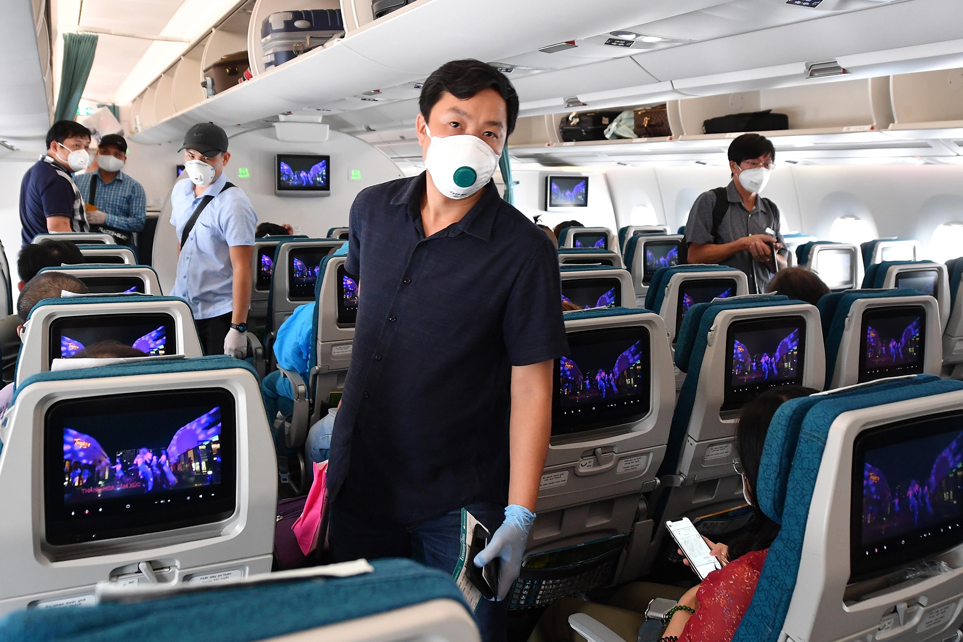 gia ve may bay thang 5 anh 2