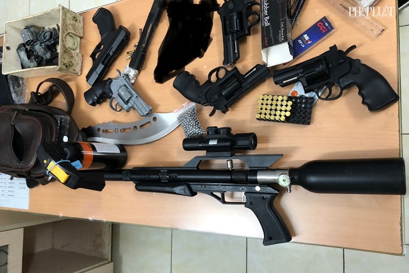 Sung hoi sat thuong, cong cu ho tro ban tran lan tren cho mang hinh anh