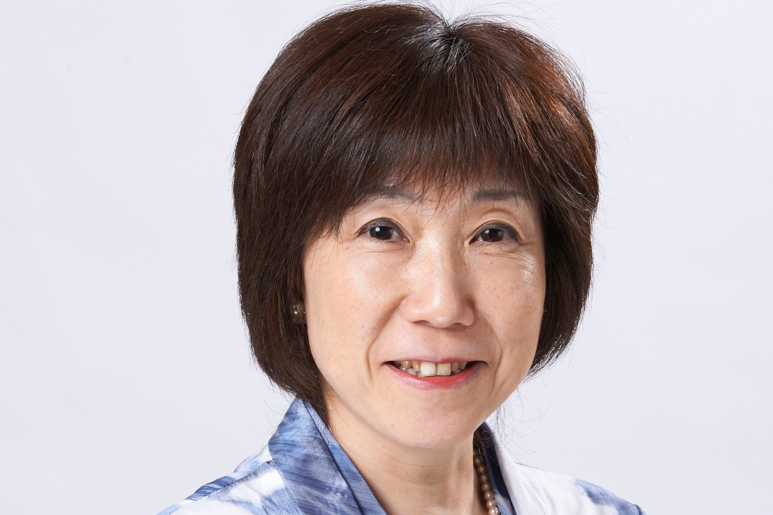 Nu giam doc SoftBank tu chuc sau bat dong voi Chu tich Masa Son hinh anh