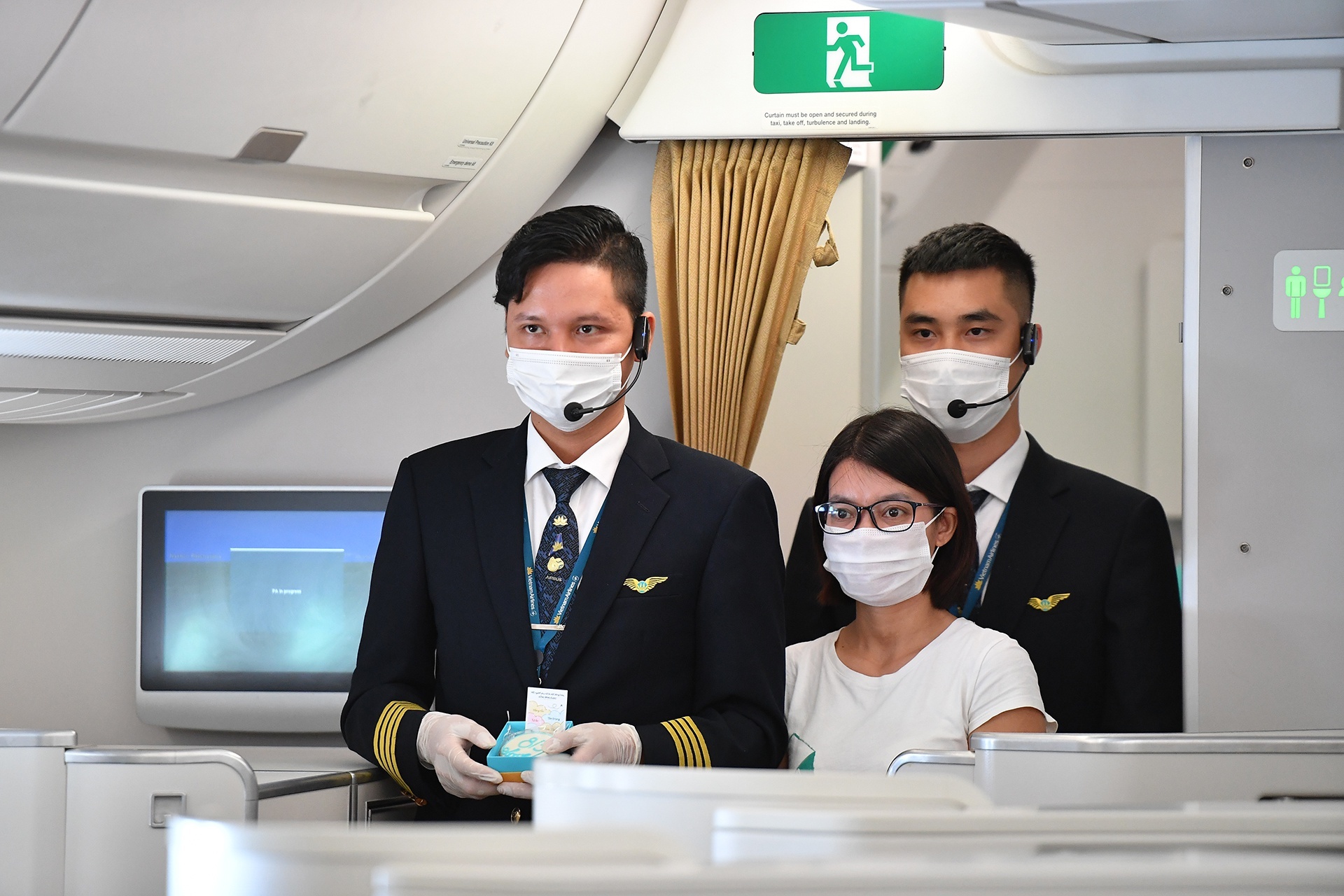 bay quoc te thang 5 anh 1