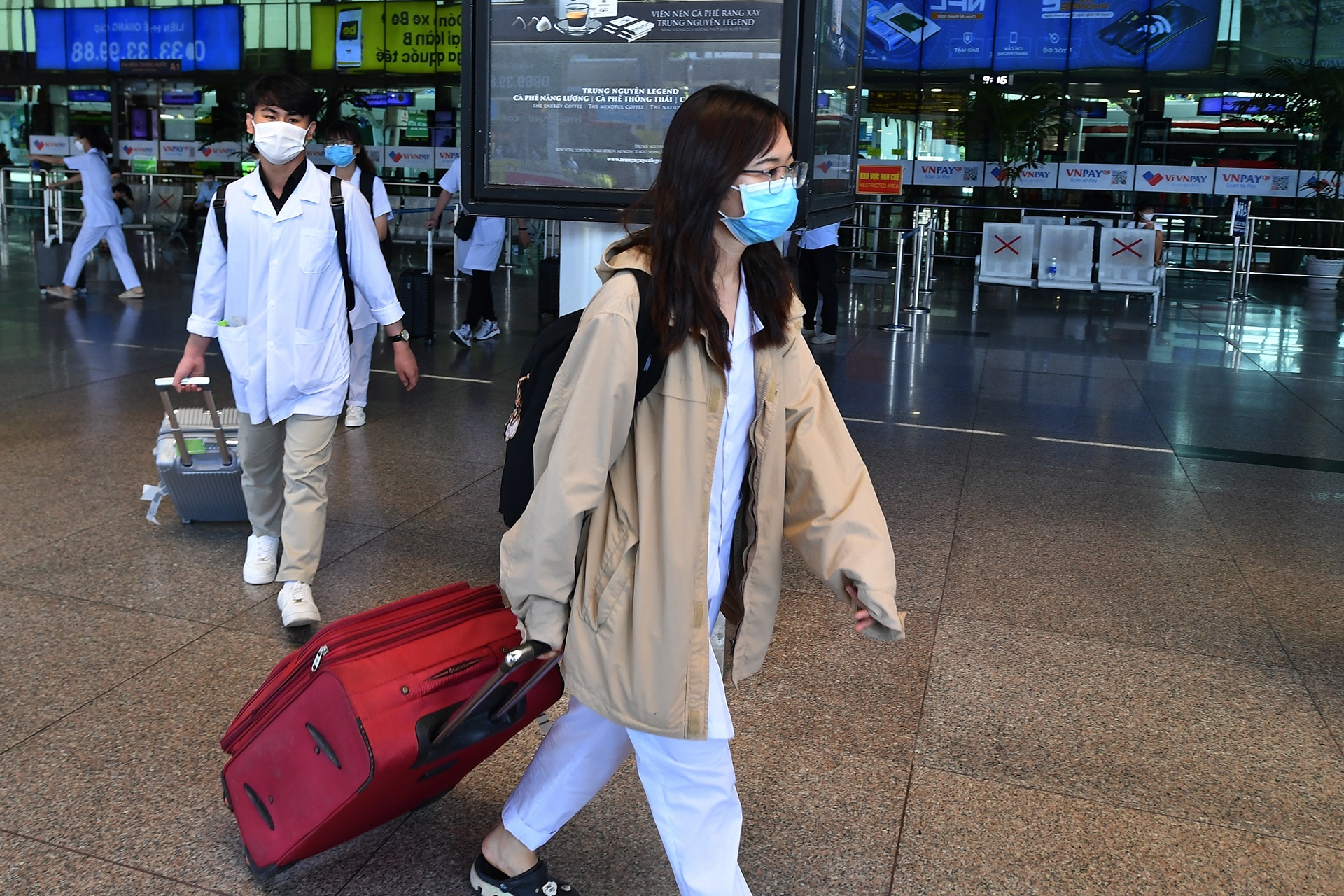 Gia ve khu hoi TP.HCM - Ha Noi re nhat 2,5 trieu dong neu ap gia san hinh anh