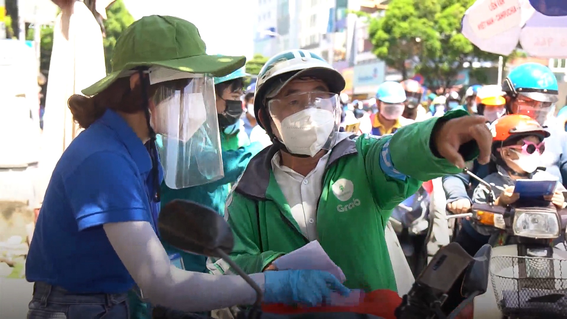 Shipper TP.HCM hoat dong binh thuong, cho huong dan tu So GTVT hinh anh