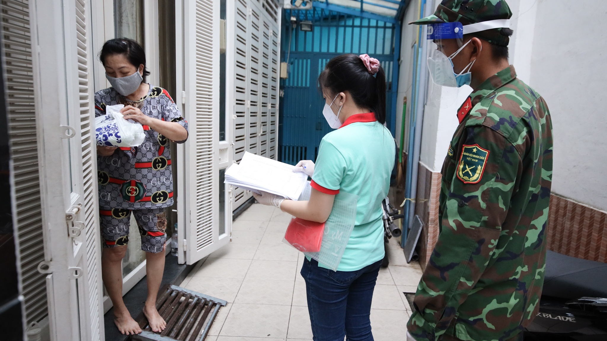 Hang hoa TP.HCM khong thieu, nhung khau giao hang gap nhieu tro ngai hinh anh