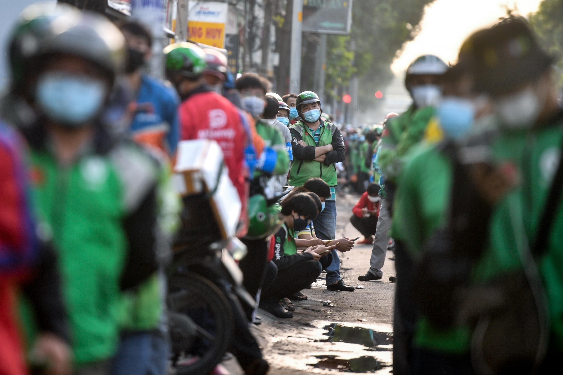 Cac ung dung lo 'vo tran' khi phai tu xet nghiem cho 92.000 shipper hinh anh