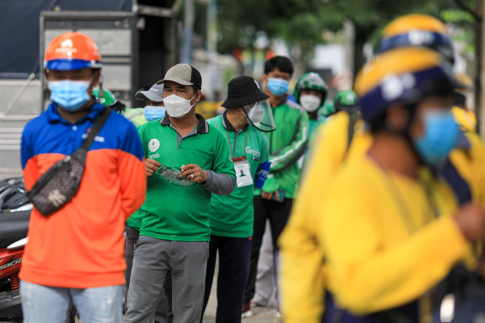 Ung dung gap rut giao bo xet nghiem cho shipper tai TP.HCM hinh anh