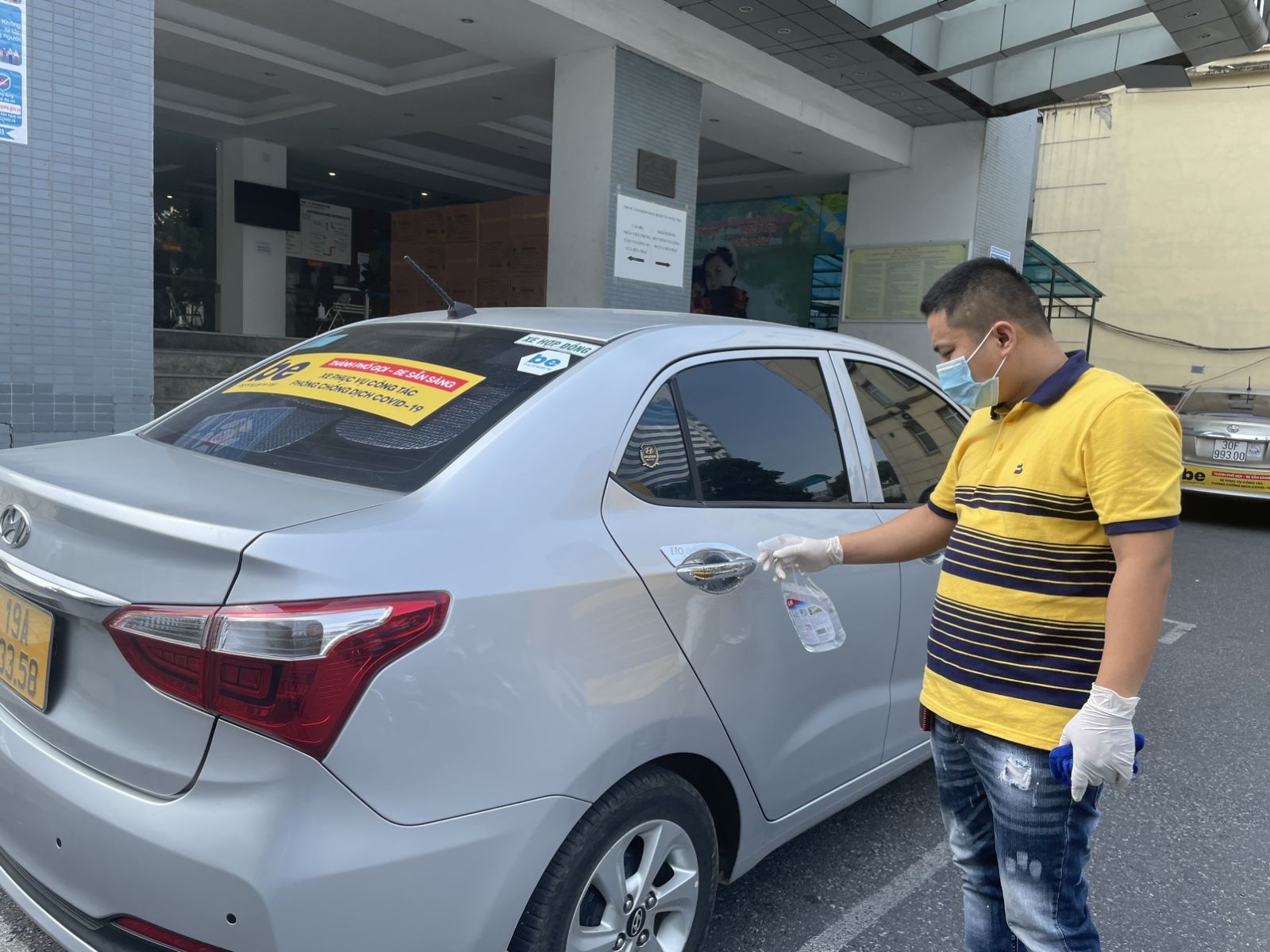 Cac ung dung keu goi tai xe thay bien so vang truoc 31/12 hinh anh