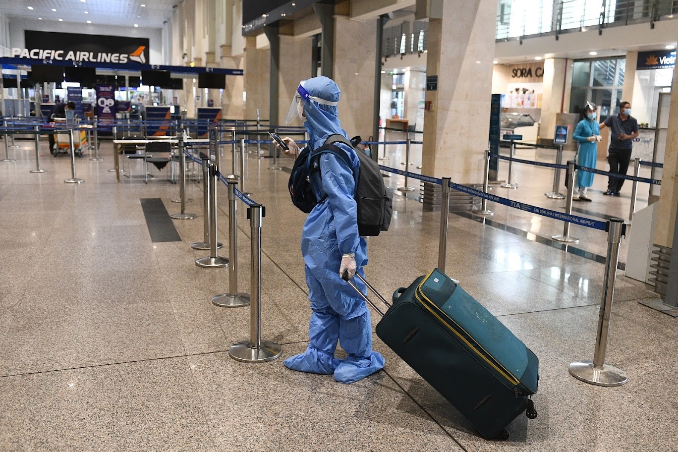 ap san gia ve may bay anh 1