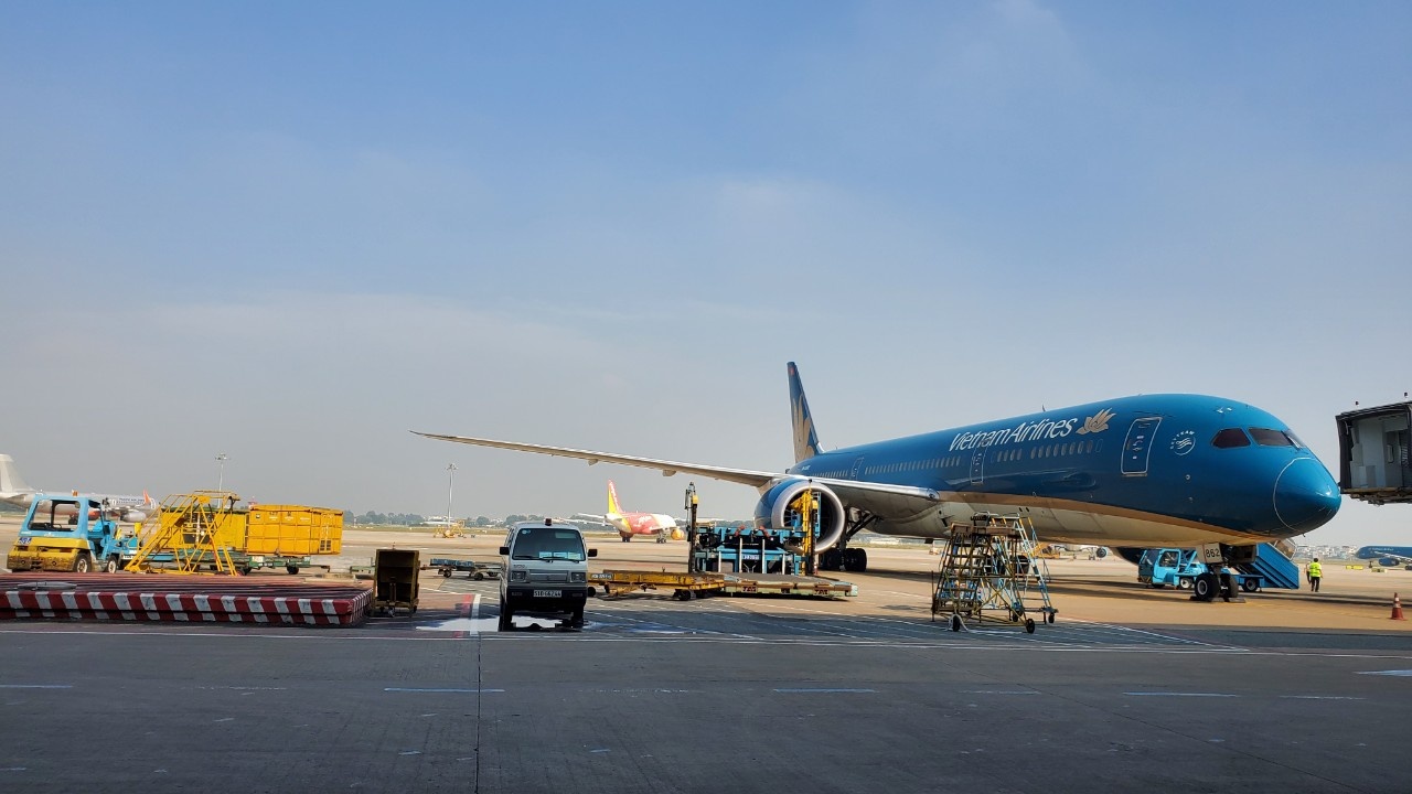 Tu choi cho Vietnam Airlines hoan nop bao cao tai chinh quy I hinh anh