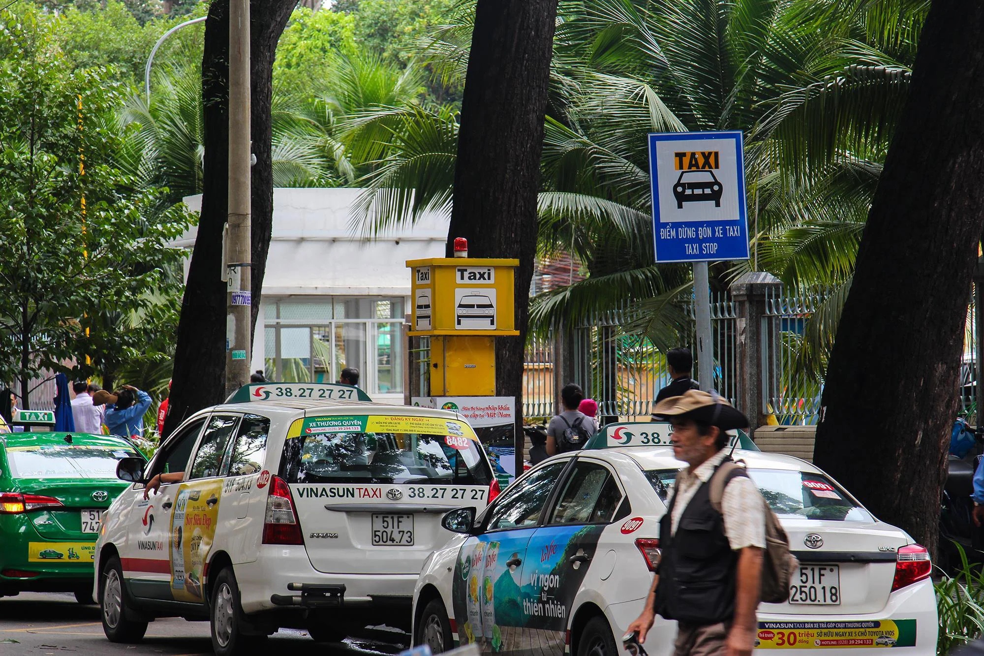 Hon 2.500 nhan vien taxi Vinasun nghi viec hinh anh